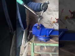 Las pruebas de dureza de las fichas rotatorias de carburo de tungsteno